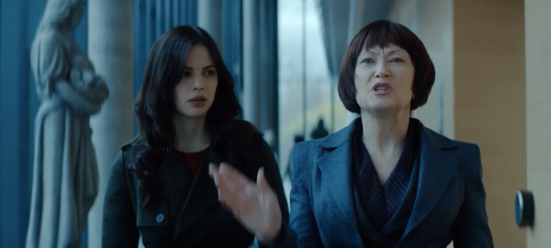 Jillian of the Amazons letting Donna know that she knows about her extracurricular activities with Aqualad.